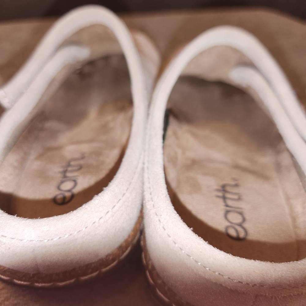 Earth Ezra2 Tan Suede Slip-On Clogs - Picture 5 of 5